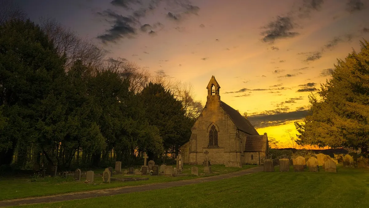 How to Choose Between Burial and Cremation: A Beginner's Guide
